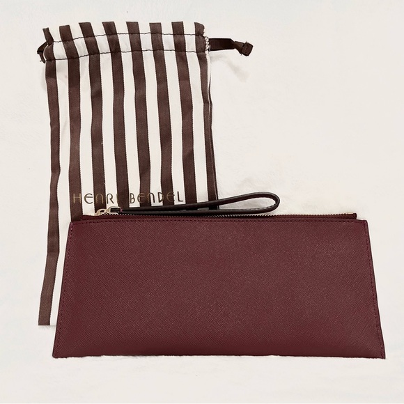 Henri Bendel Burgundy Wristlet/Travel Pouch With Dust Bag & Card NWT - Picture 2 of 5